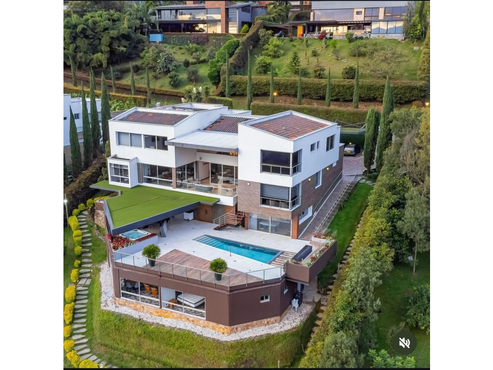 Casa Moderna y Exclusiva con Piscina- Las Palmas