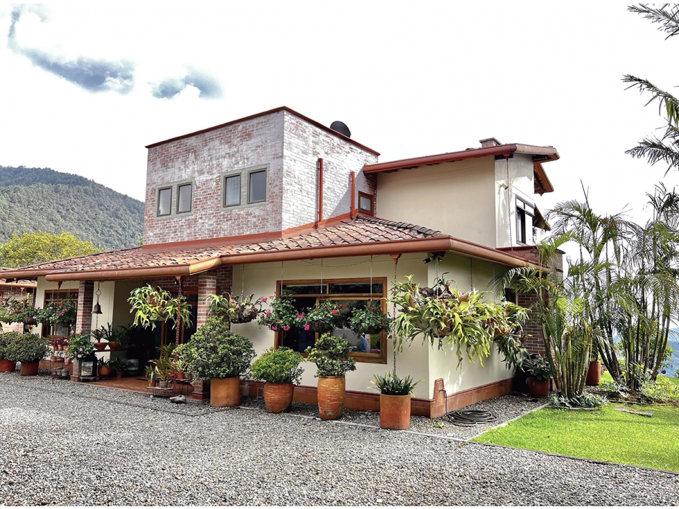 Venta de casa campestre con espectacular vista a Reserva Natural. - 3