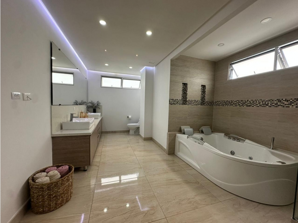 Hermosa Casa con Vista a la Ciudad en Las Palmas — foto 6