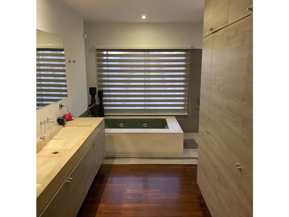 Hermosa Casa con Zonas Verdes en Los Balsos — foto 5