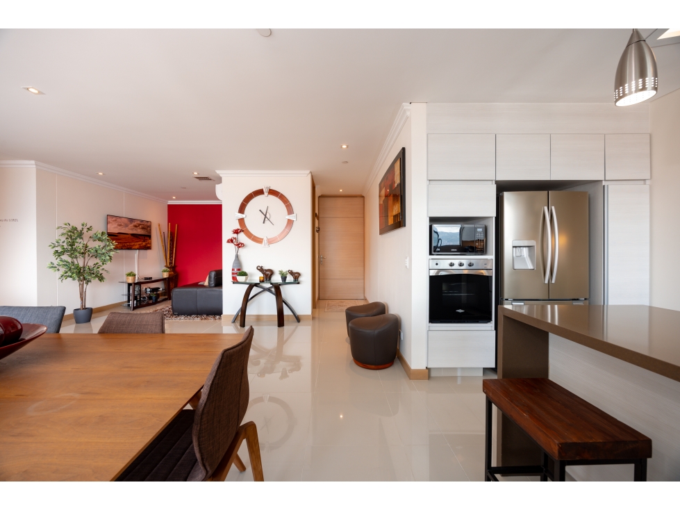 Venta de apto Poblado Los Parra. Piso alto, vista y gran balcón — foto 5