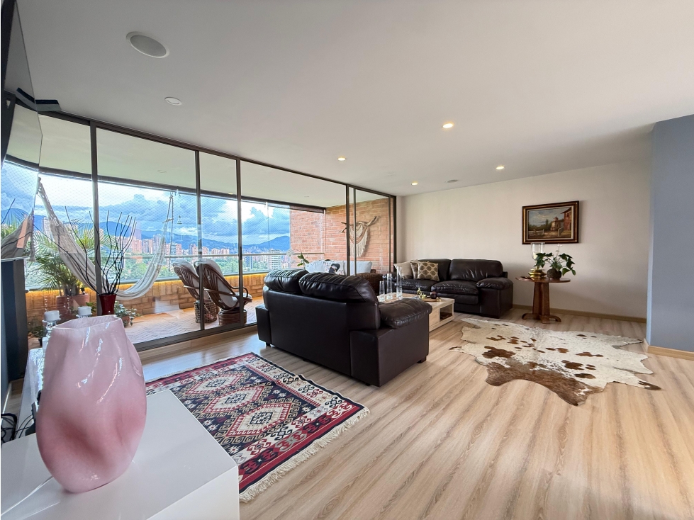 Venta de Apartamento cerca al Mall Verona / Poblado
