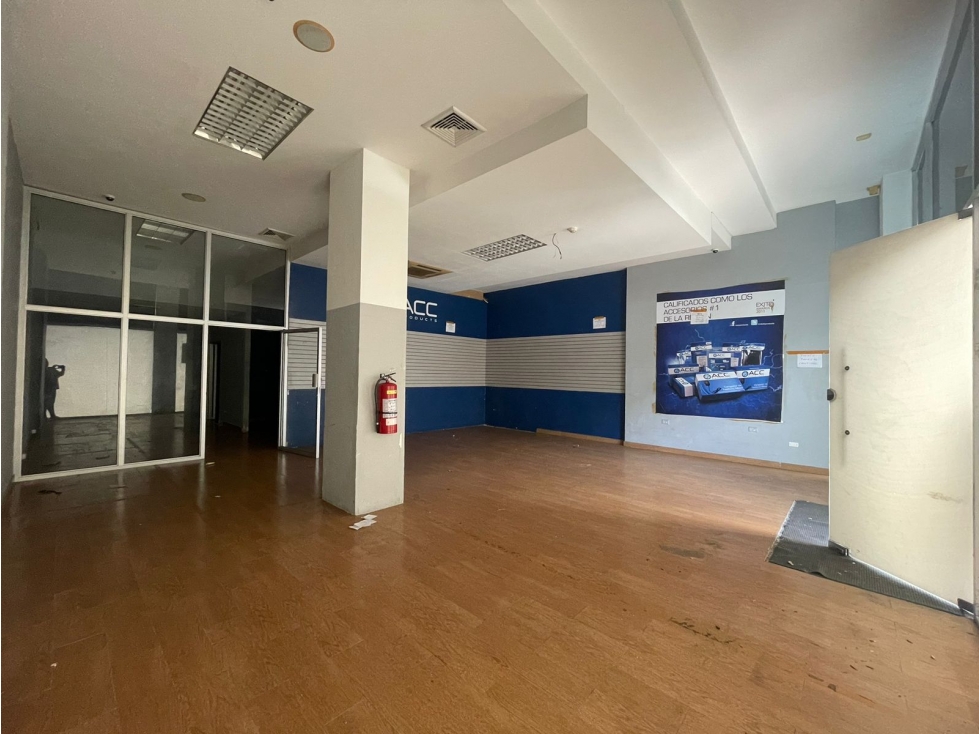 SE ALQUILA LOCAL COMERCIAL DE 210 M2 EN ZONA LIBRE, COLÓN - 2