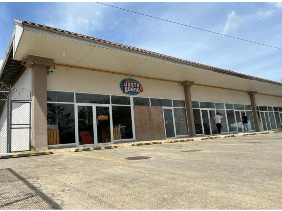 ALQUILO LOCALES COMERCIALES EN PLAZA LOS GUAYACANES, LA CHORRERA - 2