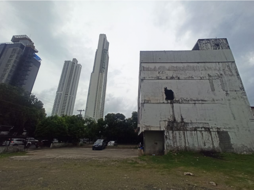 SE VENDE EDIFICIO EN CALIDONIA - 2