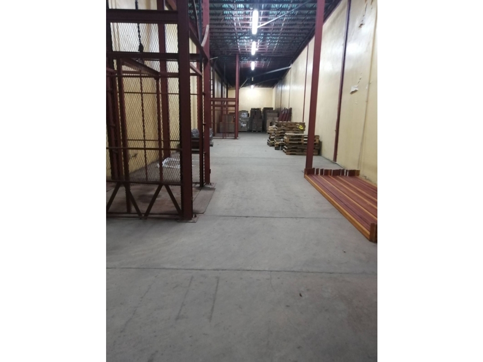 SE ALQUILA BODEGA EN ZONA LIBRE DE 1,800 m2 — foto 3