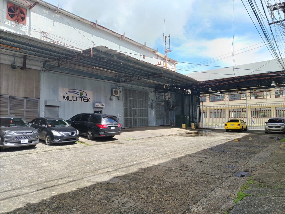SE ALQUILA BODEGA EN ZONA LIBRE DE 1,800 m2