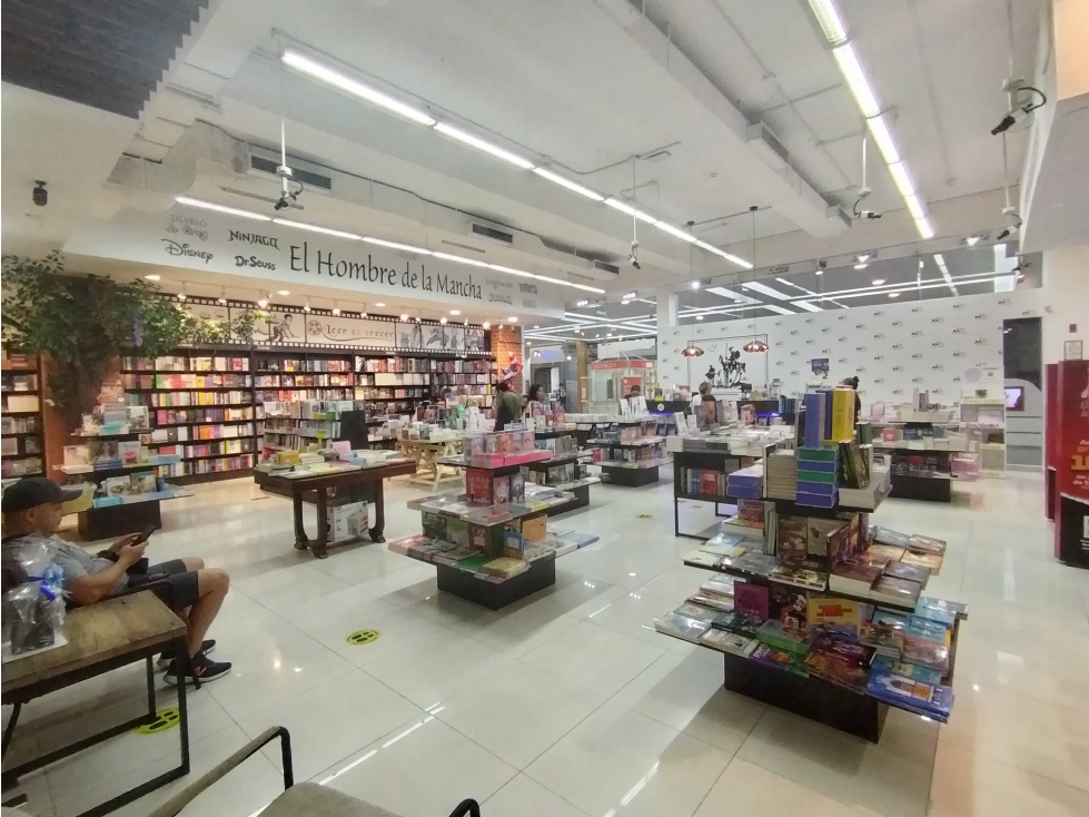 SE VENDE LOCAL EN ALBROOK, PASILLO DEL DELFÍN - 3