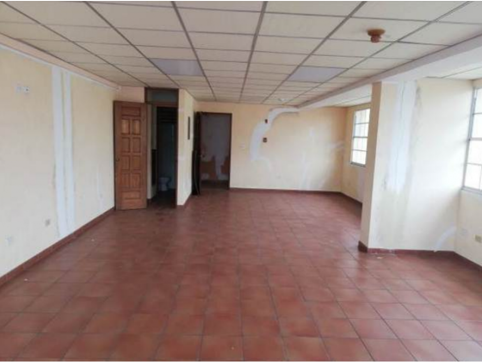 SE VENDE EDIFICIO EN COLÓN - 3