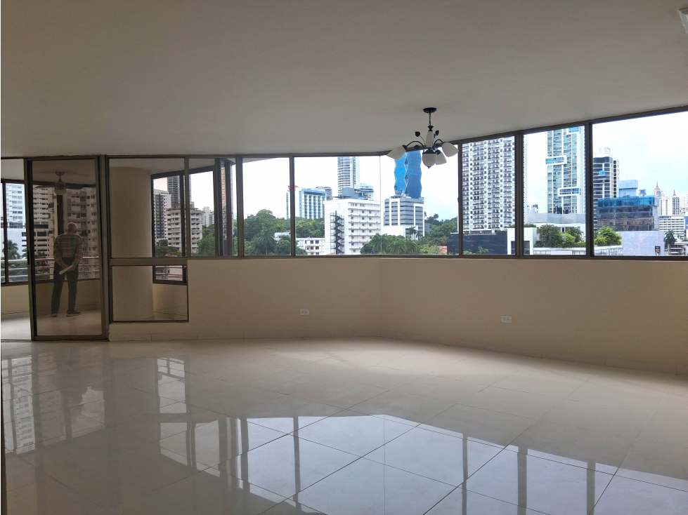 SE VENDE APARTAMENTO EN BELLA VISTA