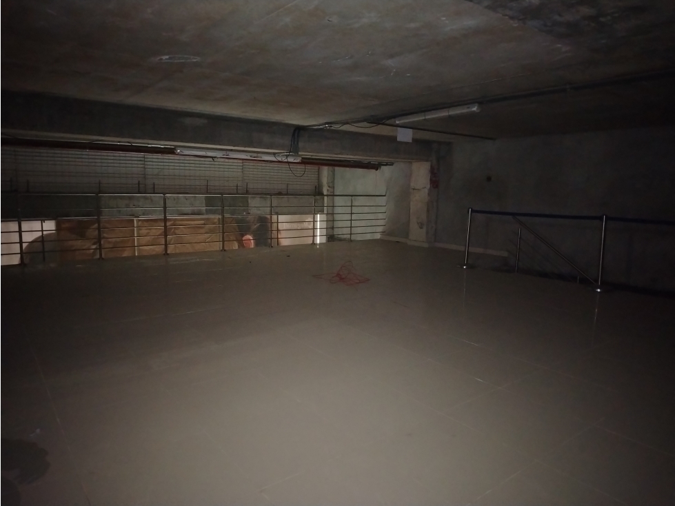 LOCALES EN PLANTA BAJA EN MEGAMALL EN ALQUILER — foto 5