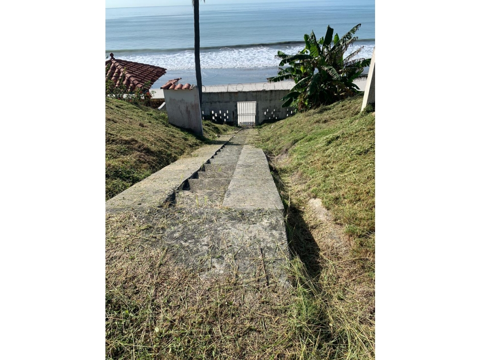 SE VENDE TERRENO FRENTE A LA PLAYA DE 2,100 M2 — foto 3