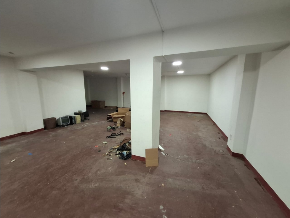 SE ALQUILA LOCAL EN BELLA VISTA — foto 4