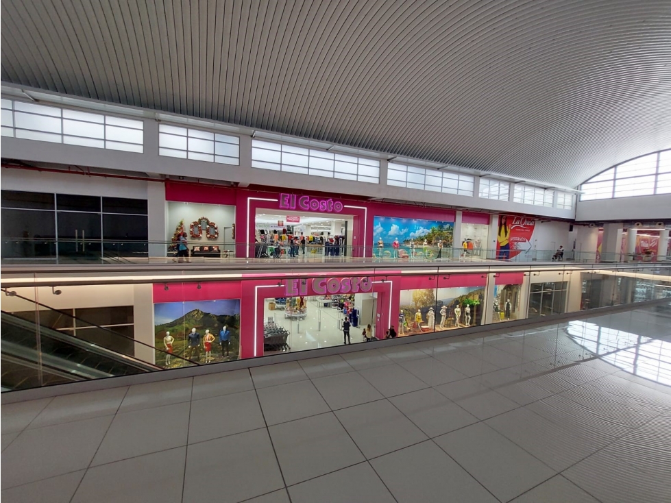 SE VENDE LOCAL EN PLANTA BAJA DE 102 m2 EN FEDERAL MALL - 2