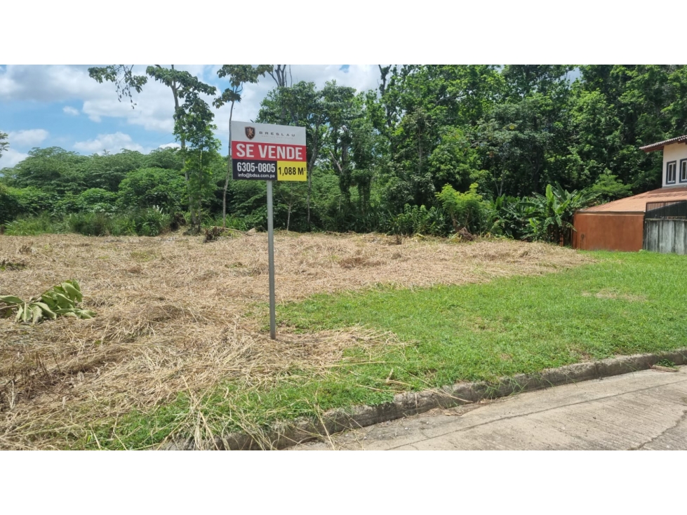 SE VENDE TERRENO EN EL CLUB DE GOLF DE PANAMÁ - 1088 M2 - 4