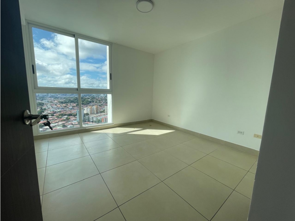 SE VENDE APARTAMENTO EN KING'S PARK