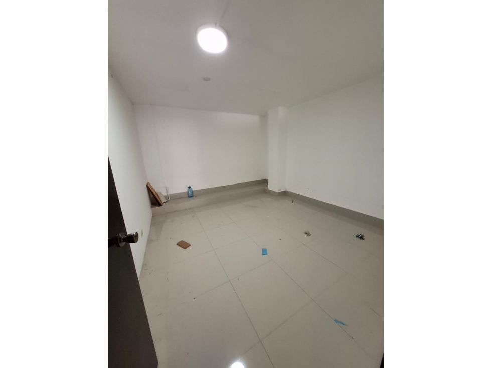 SE ALQUILA LOCAL EN BELLA VISTA — foto 5