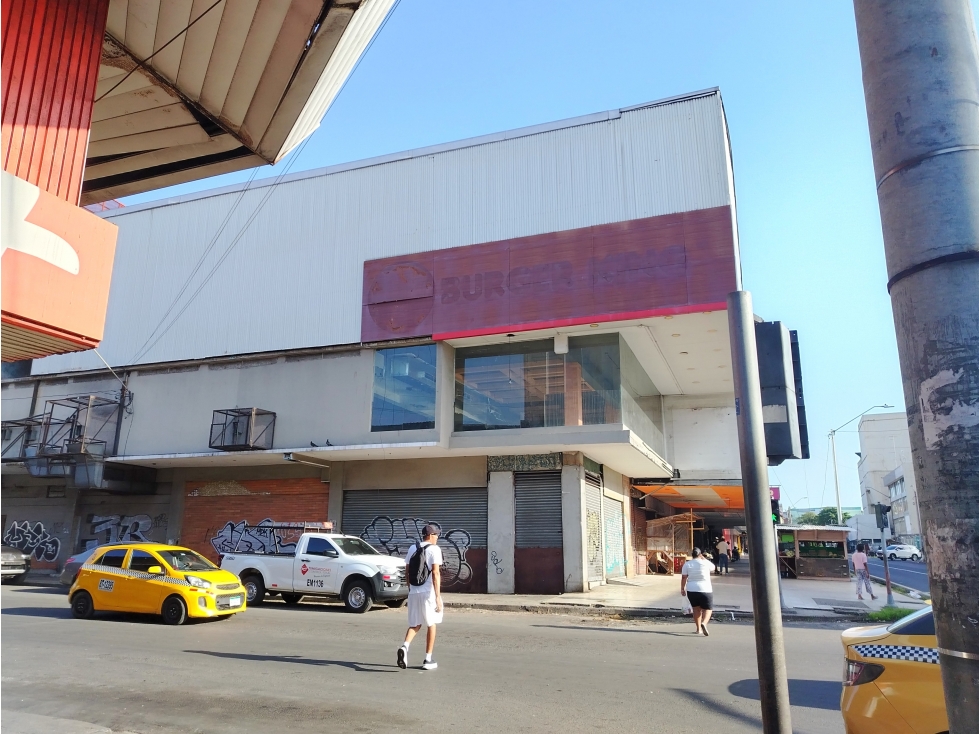 SE VENDE EDIFICIO EN CALIDONIA - 2