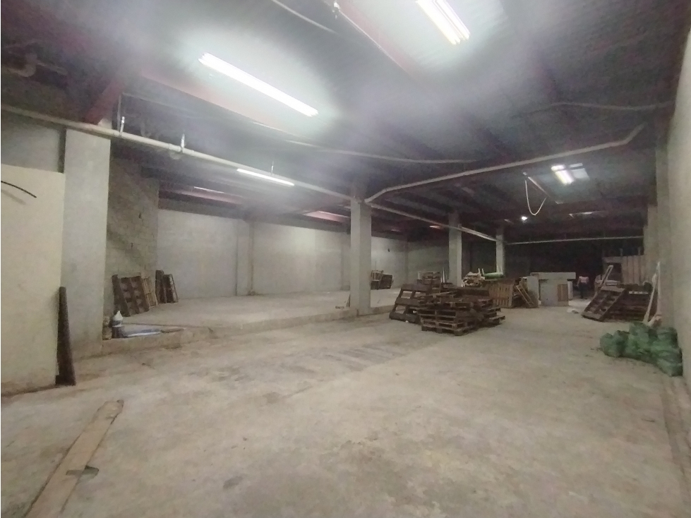 SE ALQUILA BODEGA EN LOS ANDES — foto 3