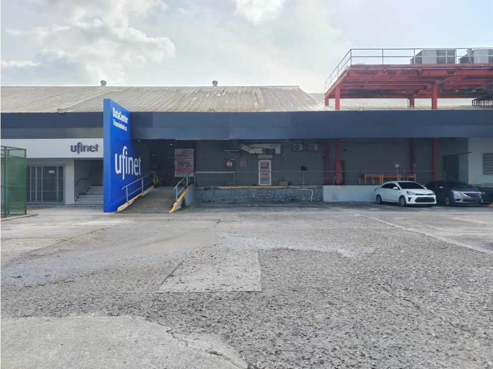 SE ALQUILA BODEGA DE 750 m² EN TRANSISTMICA - 2