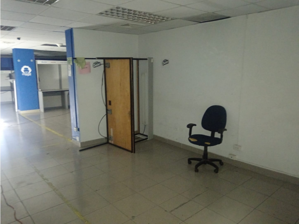SE ALQUILA LOCAL DE 342 m² EN TUMBA MUERTO - 6