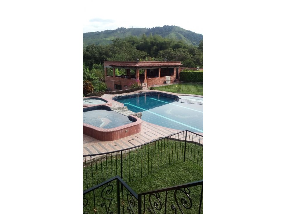 ALQUILER DE FINCA EN SANTAGUEDA PARA 10-15-20-25-30 PERSONAS - 2