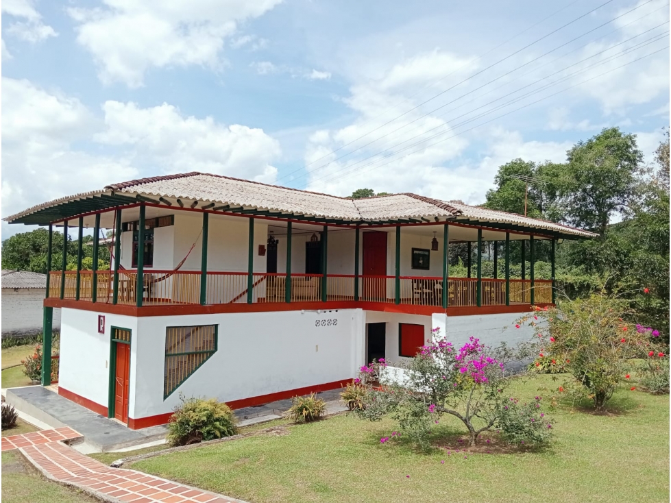 HERMOSA FINCA CAFETERA CAP 15- 24 PAX - TREBOL - - 2
