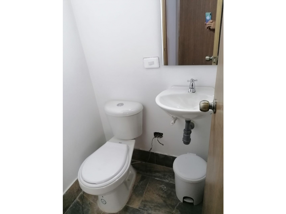 APARTAMENTO DUPLEX AMOBLADO EN ARRIENDO-CERCA DE LA 70 — foto 3