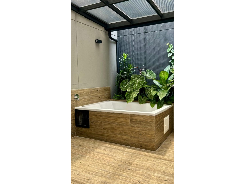 APARTAESTUDIOS CON JACUZZI PRIMER PARQUE DE LAURELES — foto 3