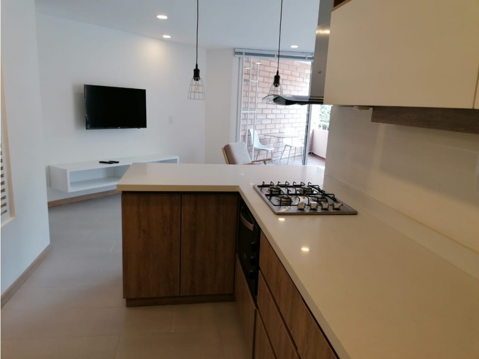 AMPLIO APARTAESTUDIO AMOBLADO CENTRO COMERCIAL LOS MOLINOS — foto 4