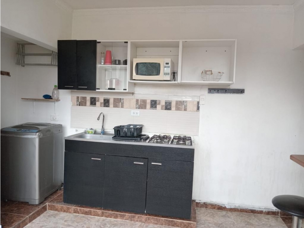 APARTAMENTO AMOBLADO EN ARRIENDO CERCA DE LA 70 Y DEL ESTADIO — foto 4