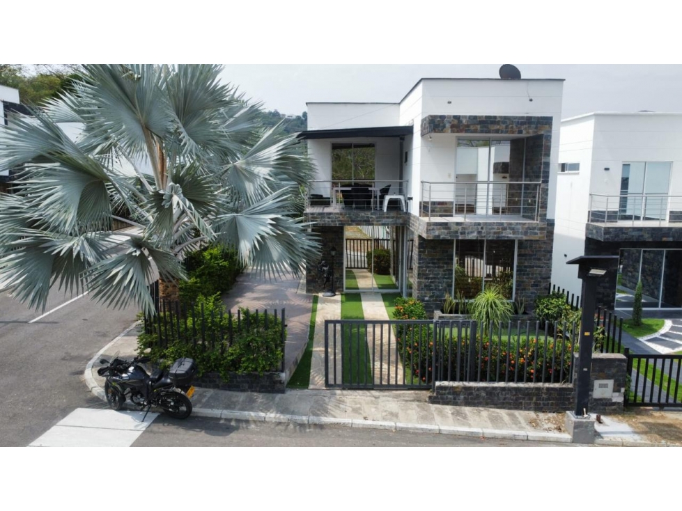 CASA EN VENTA EN SOPETRAN