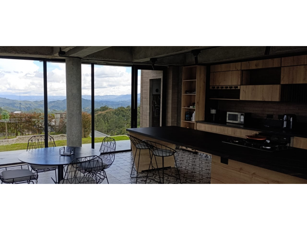 CASA EN VENTA EN ALTO DEL ESCOBERO