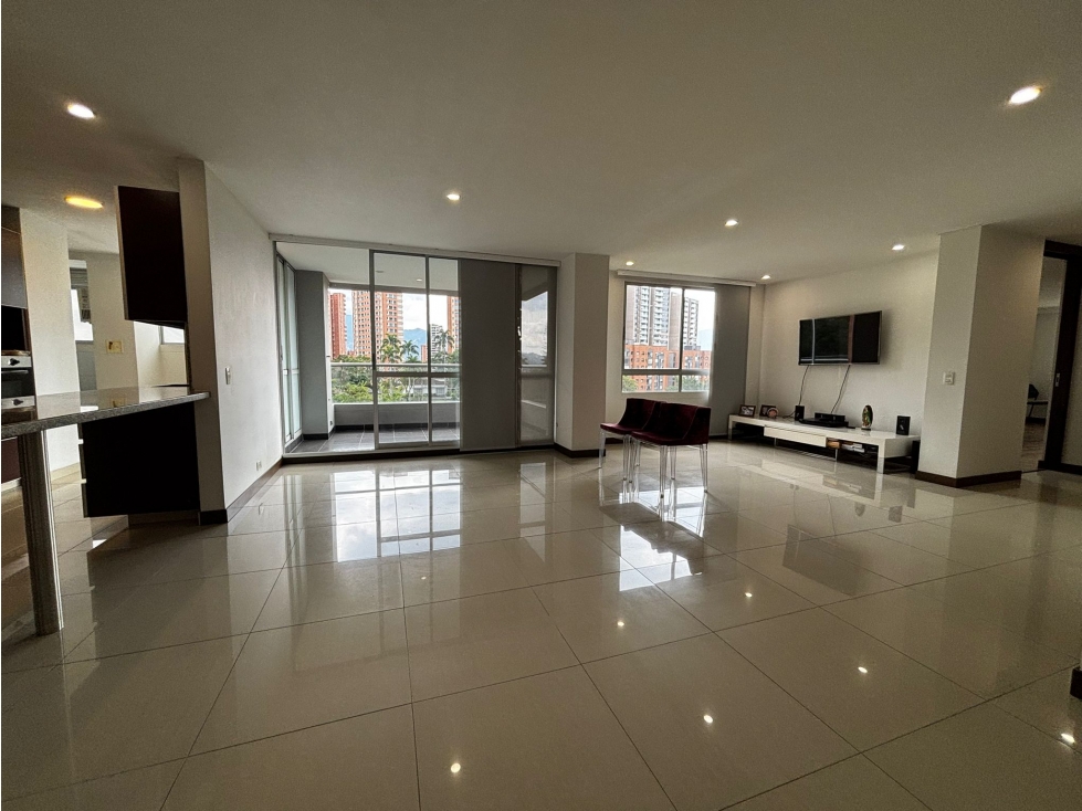 APARTAMENTO EN VENTA EN EL POBLADO SECTOR LOS BALSOS