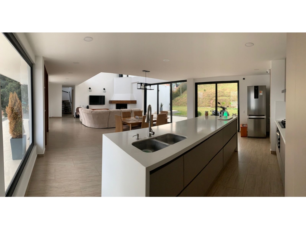 CASA EN VENTA EN ALTOS DEL ESCOBERO ENVIGADO