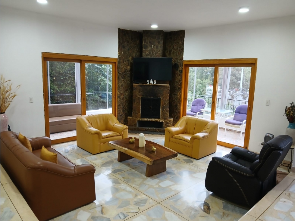 VENTA DE CASA EN LOMA DEL ESCOBERO
