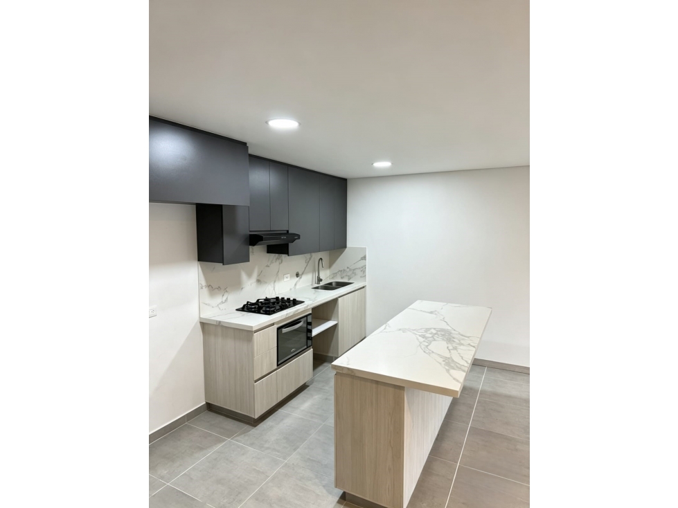 APARTAMENTO EN VENTA EN LOMA DEL ESMERALDAL ENVIGADO