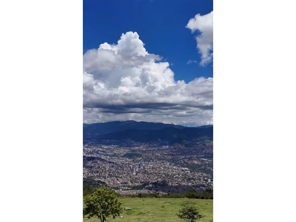 LOTE EN VENTA EN SANTA ELENA CERCA AL PARQUE ARVI