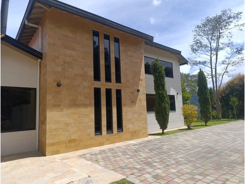 CASA EN VENTA EN ALTOS DEL ESCOBERO ENVIGADO — foto 2