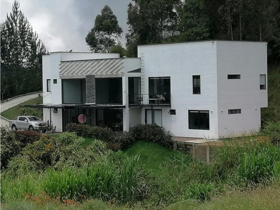 CASA EN VENTA EN ALTOS DE LA PALMA