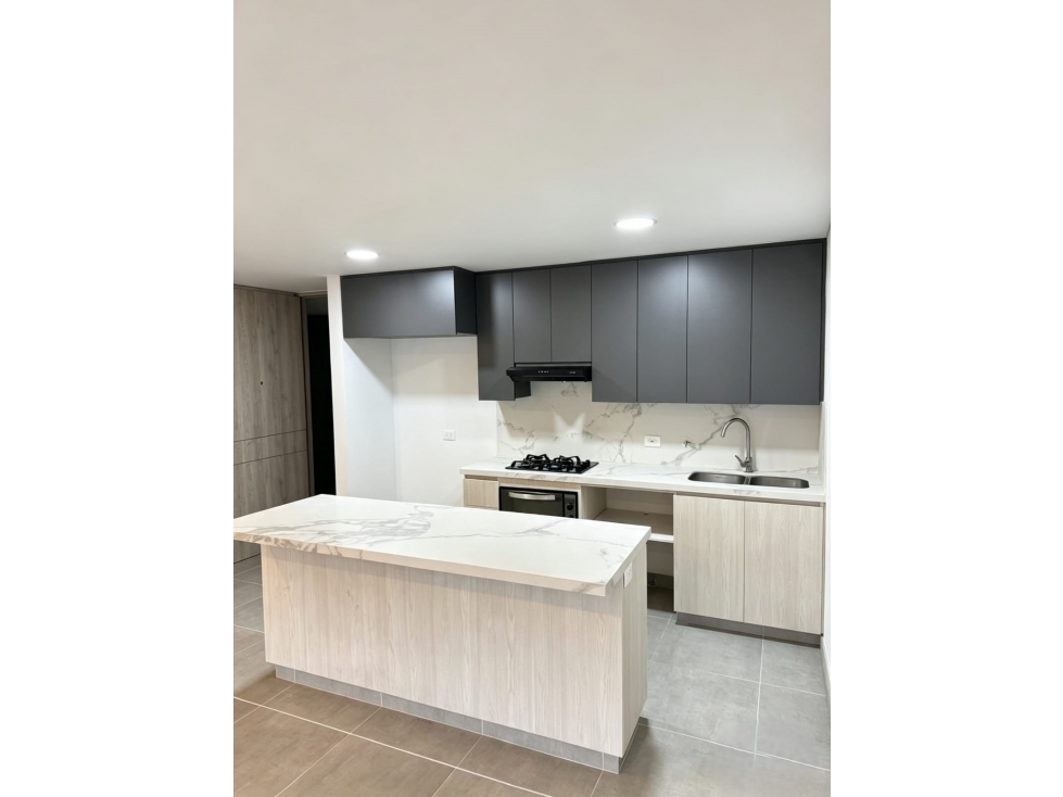 APARTAMENTO EN VENTA EN LOMA DEL ESMERALDAL ENVIGADO — foto 4