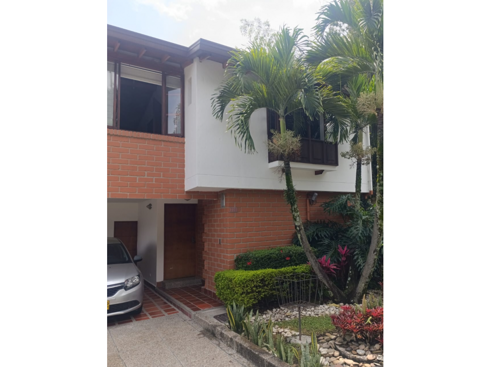 CASA EN VENTA EN LOMA DEL ESCOBERO