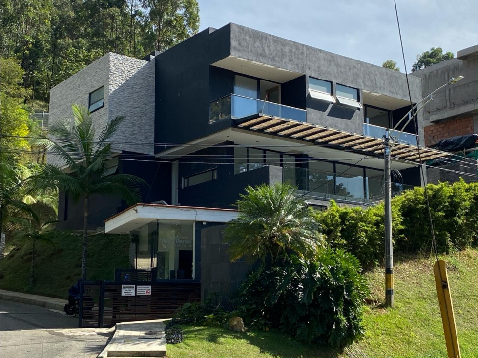 CASA EN VENTA EN EL POBLADO SECTOR COLA DEL ZORRO