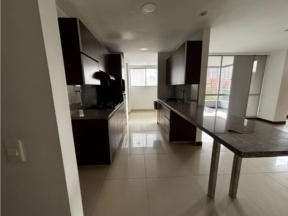APARTAMENTO EN VENTA EN EL POBLADO SECTOR LOS BALSOS — foto 5
