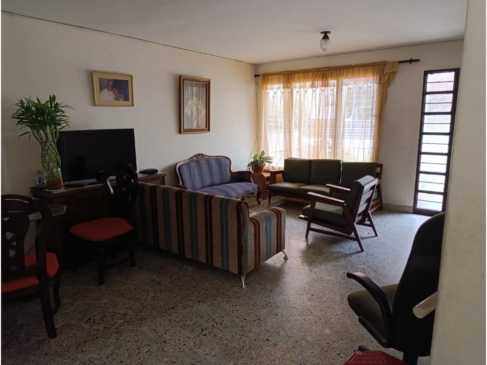 CASA EN VENTA EN LAURELES ESTADIO