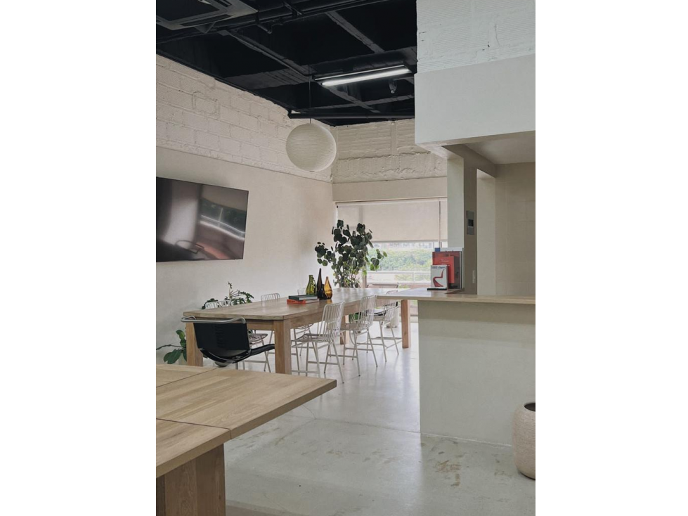 OFICINAS PARA LA VENTA EN EL POBLADO — foto 2