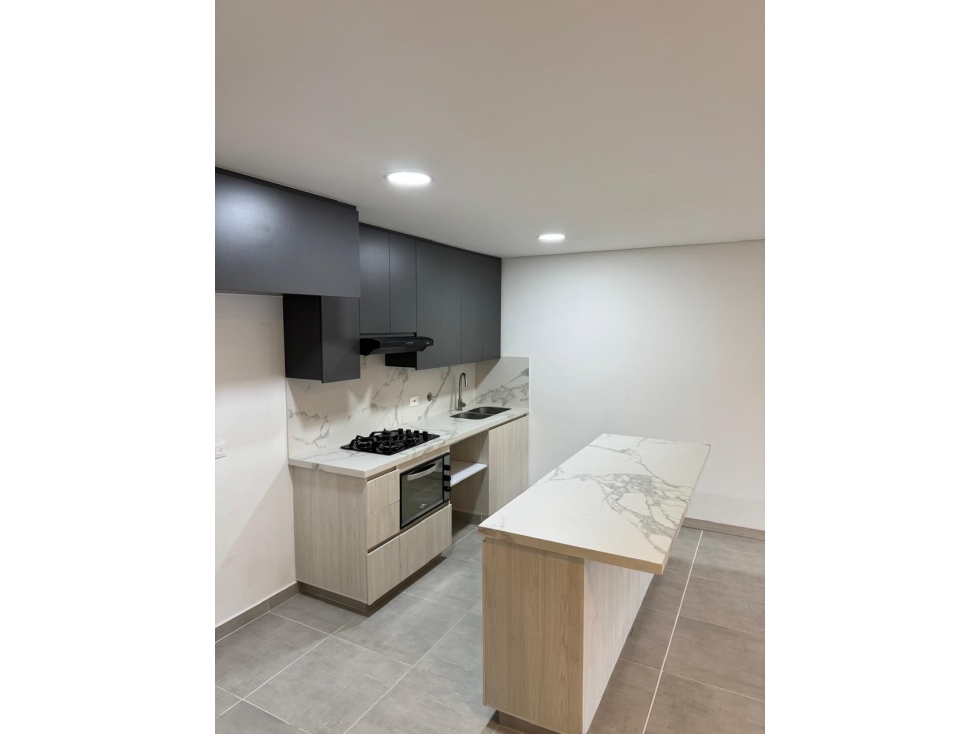 APARTAMENTO EN VENTA EN LOMA DEL ESMERALDAL ENVIGADO — foto 2