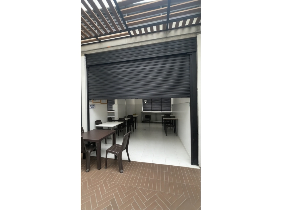 LOCAL EN VENTA EN CASTROPOL — foto 4