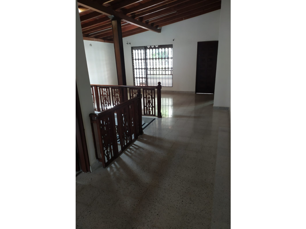 CASA DE DOS PISO EN VENTA EN LOS COLORES