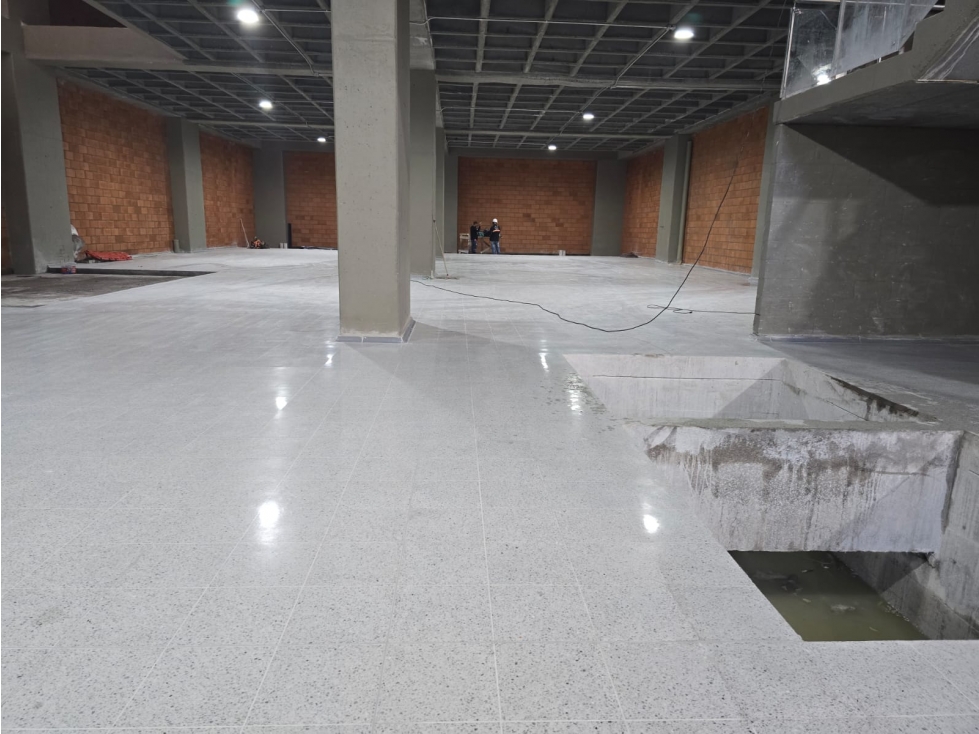 SE ARRIENDA BODEGA EN LA CANDELARIA MEDELLIN — foto 2